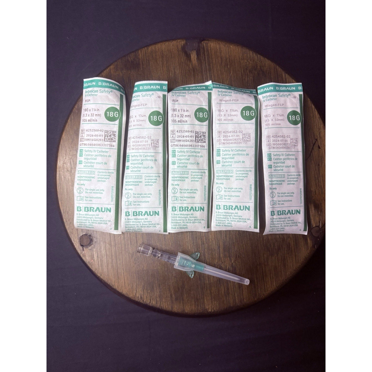 25PC Veterinary Introcan Saftey Winged FEP IV Catheter 18G x 1 1/4