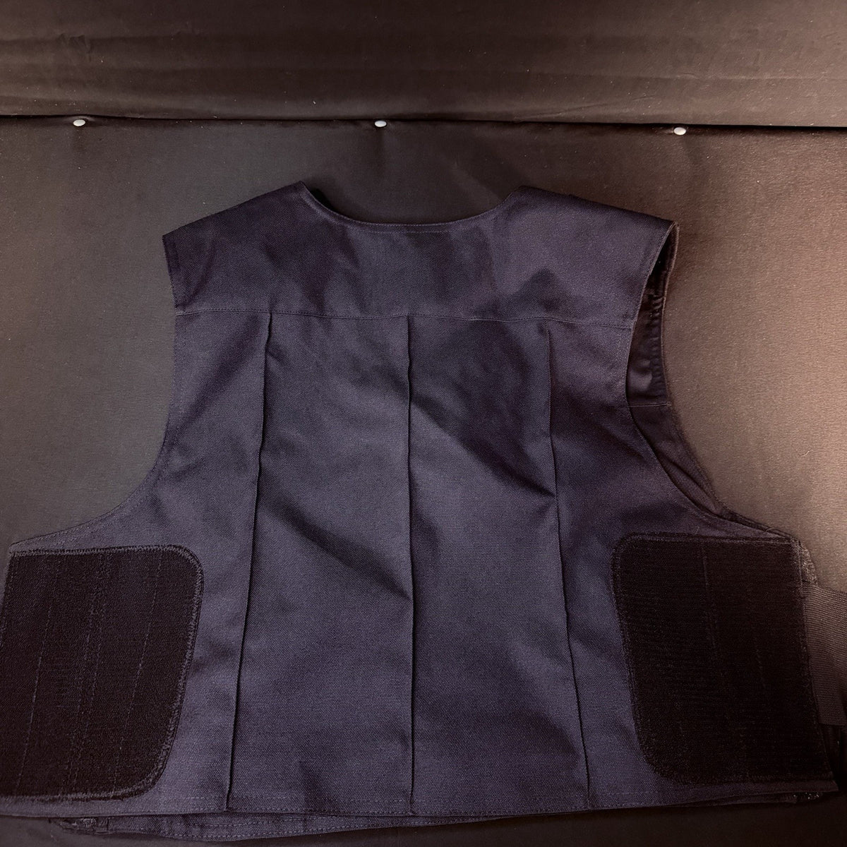 Elbeco Body Shield Carrier Vest Size Medium Black w/Magazine & Radio Pouch