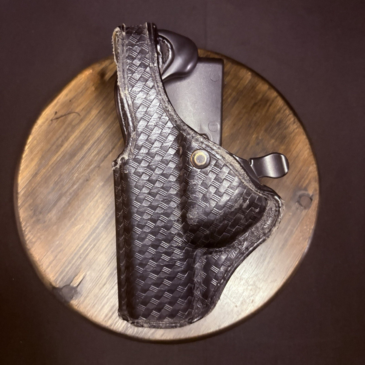 Bianchi GLOCK 17/22 Holster Left Hand Snap And Lock AccuMold Basketweave Leather